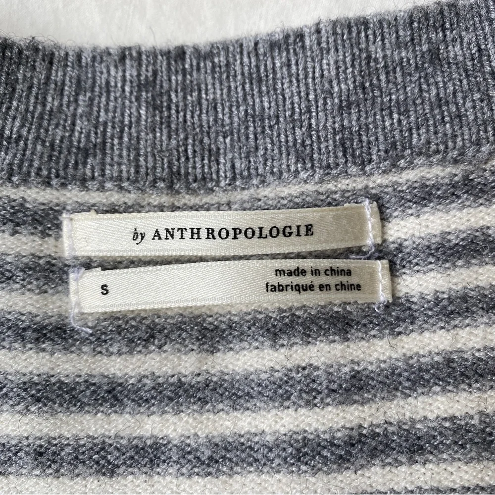 Anthropologie v-neck grey & white stripe sweater Sz S (b6)